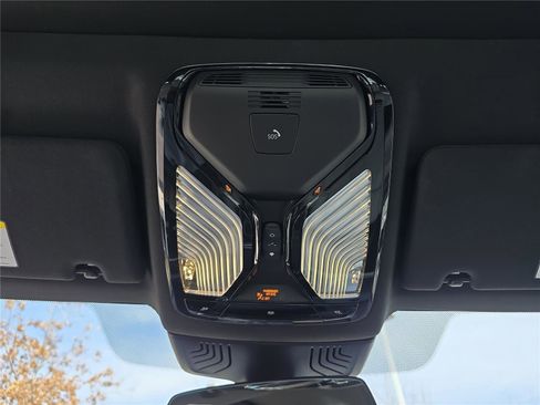 Certified 2023 BMW 540i xDrive w/ Executive Package image 25