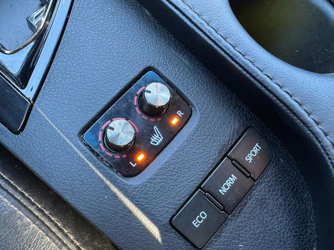 Used 2016 Toyota Avalon Touring image 25