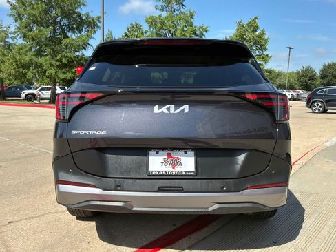 Used 2026 Kia Sportage LX FWD image 7