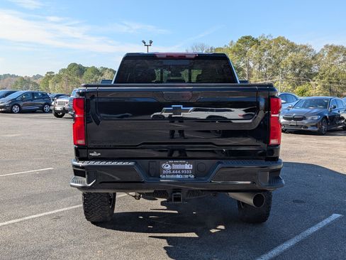 Used 2025 Chevrolet Silverado 2500 LT w/ Trail Boss Package AWD/4WD image 8