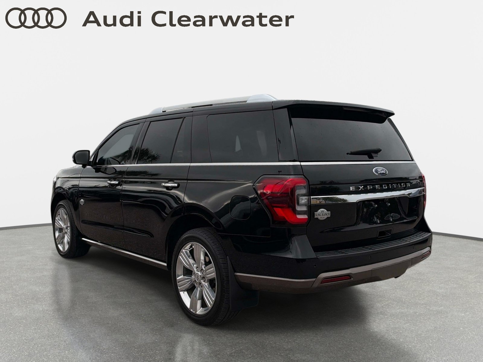Used 2023 Ford Expedition King Ranch RWD image 2
