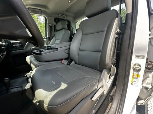 Used 2018 Chevrolet Silverado 2500 W/T AWD/4WD image 20