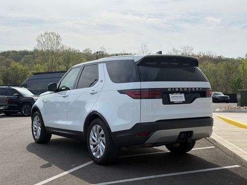 Used 2024 Land Rover Discovery S image 6