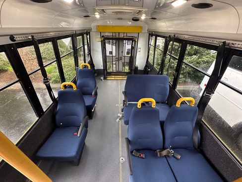 Used 2014 Chevrolet Express 3500 image 5