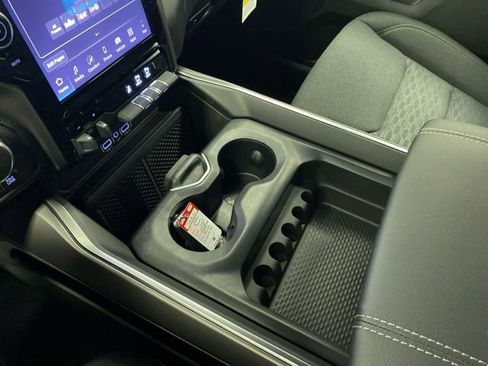 Used 2026 RAM 1500 4x4 Crew Cab image 13