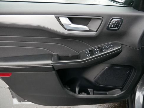 Certified 2024 Ford Escape Platinum image 9