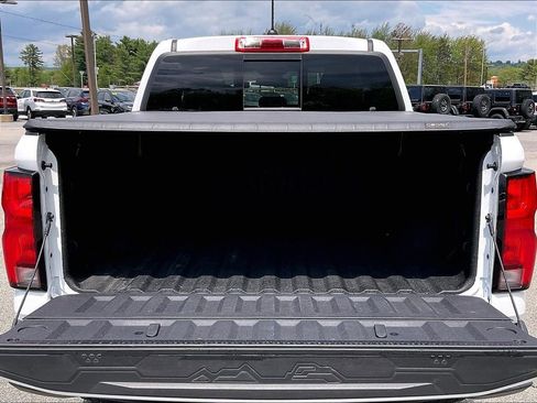 Used 2024 Chevrolet Colorado Z71 w/ Z71 Convenience Package 2 AWD/4WD image 35