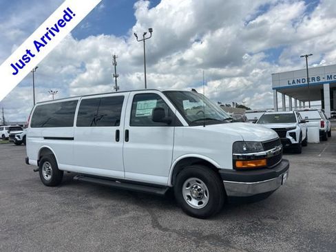 New 2025 Chevrolet Express 3500 Extended RWD image 1