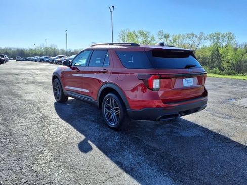 Used 2025 Ford Explorer ST-Line w/ ST-Line Street Pack AWD/4WD image 28