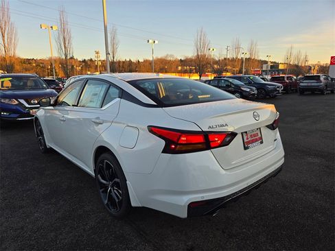 New 2025 Nissan Altima 2.5 SR w/ SR Premium Package image 4