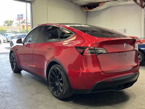 Used 2021 Tesla Model Y Long Range AWD/4WD image 2