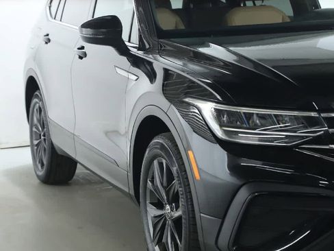 Certified 2023 Volkswagen Tiguan SE w/ Panoramic Sunroof Package image 8