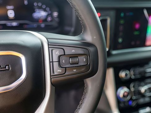 Used 2023 GMC Yukon Denali AWD/4WD image 16