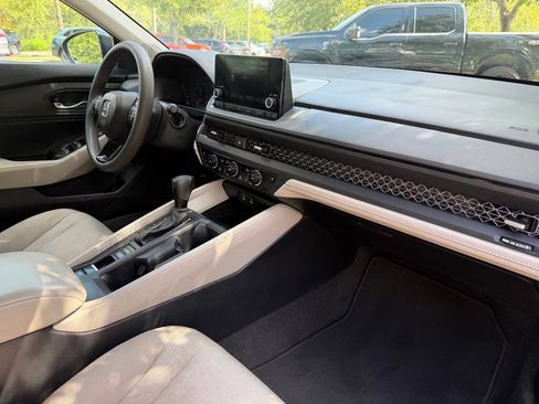 Certified 2023 Honda Accord EX image 10