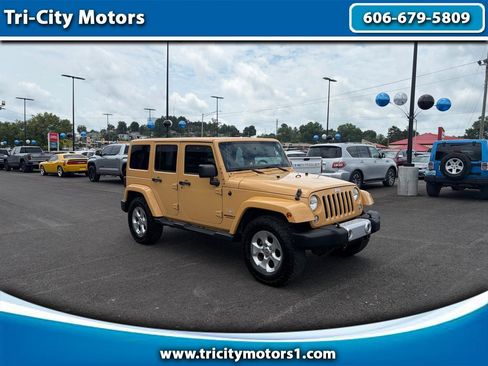 Used 2014 Jeep Wrangler Unlimited Sahara w/ Connectivity Group AWD/4WD image 1