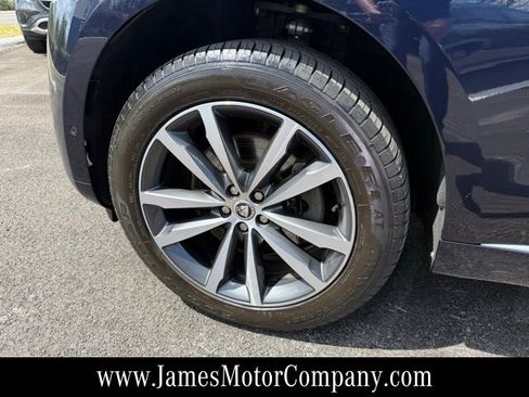 Used 2025 Jaguar F-PACE R-Dynamic S image 9