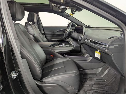 Used 2024 Cadillac Lyriq Luxury w/ LPO, Floor Liner Package image 38