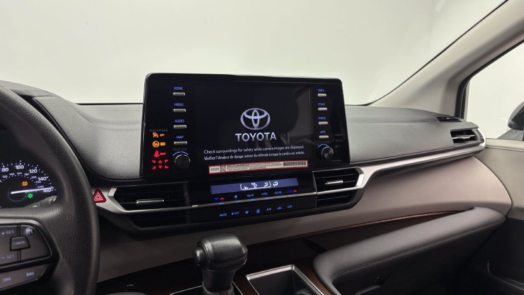 Certified 2024 Toyota Sienna LE FWD image 26