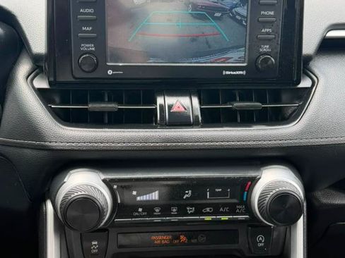 Used 2022 Toyota RAV4 LE AWD/4WD image 20