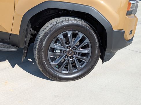 Used 2025 Toyota Land Cruiser image 9