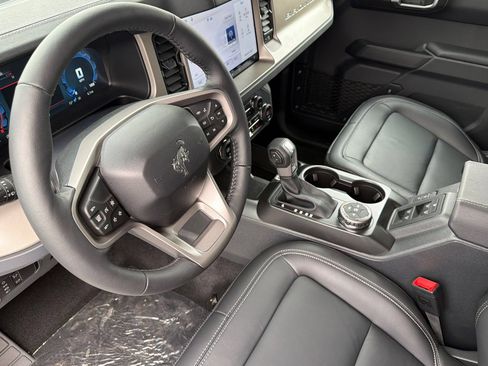 New 2026 Ford Bronco Outer Banks w/ Black Appearance Package AWD/4WD image 10