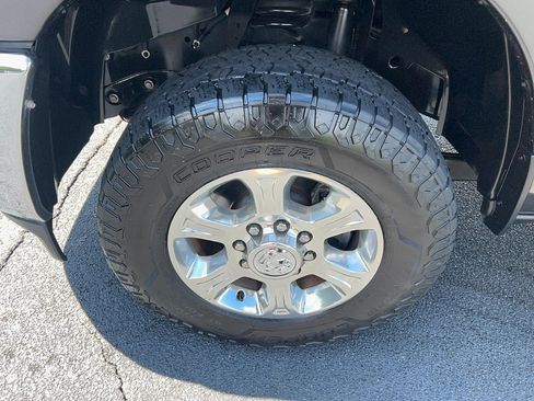 Used 2023 RAM 2500 Big Horn w/ Cold Weather Group AWD/4WD image 9