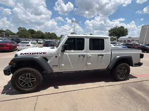 Used 2025 Jeep Gladiator Mojave w/ Steel Bumper Group AWD/4WD image 6