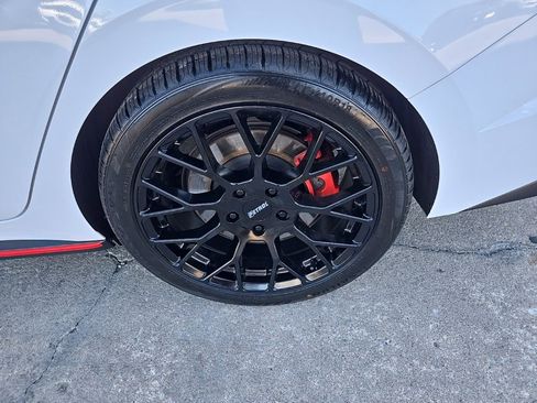 Used 2022 Hyundai Elantra N w/ Preferred Accessory Package image 21