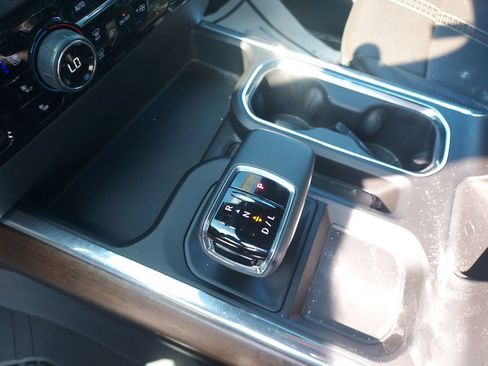Used 2025 Chevrolet Silverado 1500 High Country w/ High Country Premium Package AWD/4WD image 34