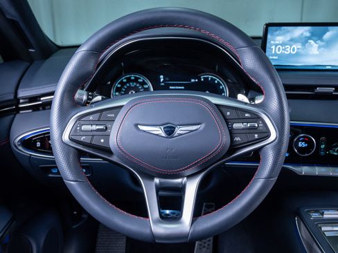 Used 2025 Genesis GV70 3.5T Sport w/ Sport Advanced Package image 15