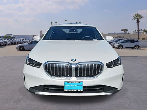 Used 2024 BMW 540i xDrive w/ Convenience Package image 2