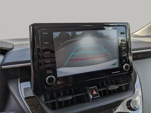 Used 2022 Toyota Corolla LE FWD image 25