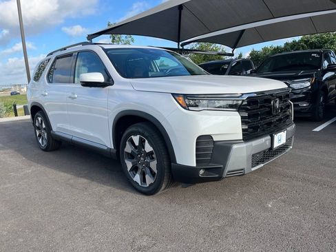 Used 2026 Honda Pilot Elite image 3