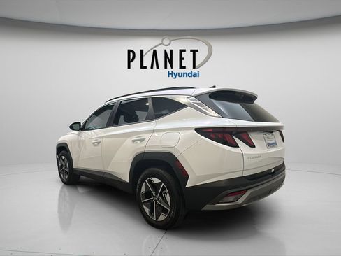 Certified 2025 Hyundai Tucson SEL AWD/4WD image 4