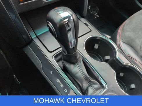 Used 2019 Ford Explorer XLT w/ Equipment Group 202A AWD/4WD image 17