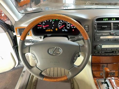 Used 2002 Lexus LS 430 image 16