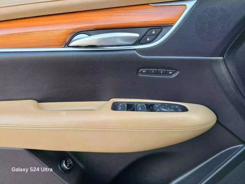 Used 2017 Cadillac XT5 Platinum image 25