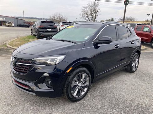 Used 2020 Buick Encore GX Essence w/ Experience Buick Package image 8