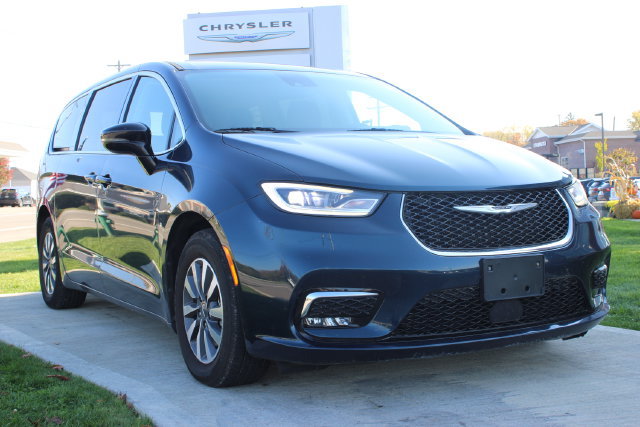 Used 2024 Chrysler Pacifica Limited FWD image 4