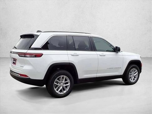 New 2026 Jeep Grand Cherokee Laredo AWD/4WD image 4