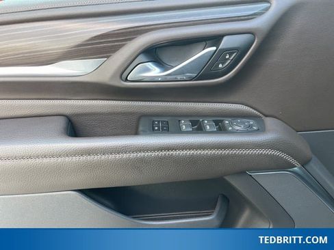 Used 2021 GMC Yukon XL Denali image 44