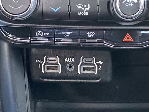 Used 2023 Dodge Durango SXT image 24