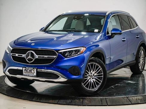 Used 2026 Mercedes-Benz GLC 300 image 1