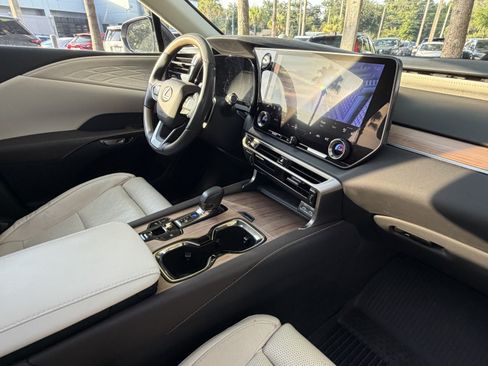 Used 2023 Lexus RX 350 w/ Cold Area Package AWD/4WD image 48