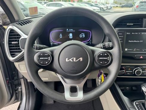 Certified 2025 Kia Soul LX image 26