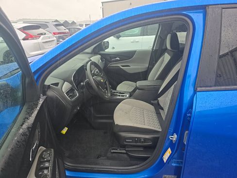 Used 2024 Chevrolet Equinox LS w/ LS Convenience Package FWD image 3