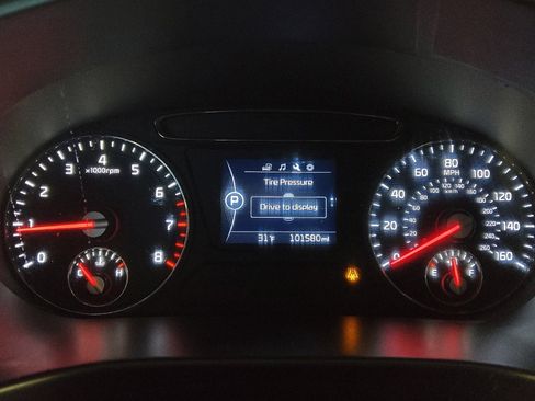 Used 2017 Kia Sorento LX w/ LX Convenience Package image 23