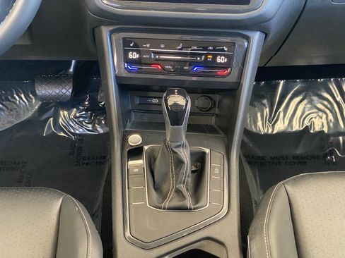Certified 2023 Volkswagen Tiguan SE FWD image 8