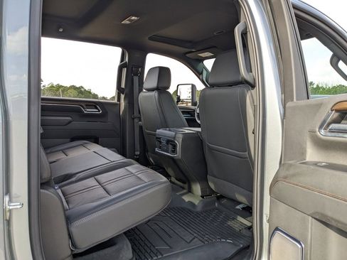 Used 2024 Chevrolet Silverado 2500 High Country w/ High Country Premium Package image 53