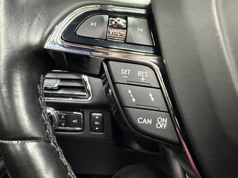 Used 2021 Lincoln Navigator Reserve AWD/4WD image 16